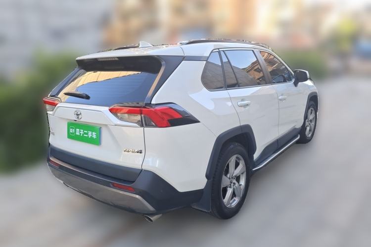 Used Toyota RAV4 2022 2.0L CVT Two-Wheel Drive Fashion Plus Edition Rear Right 45 Deg