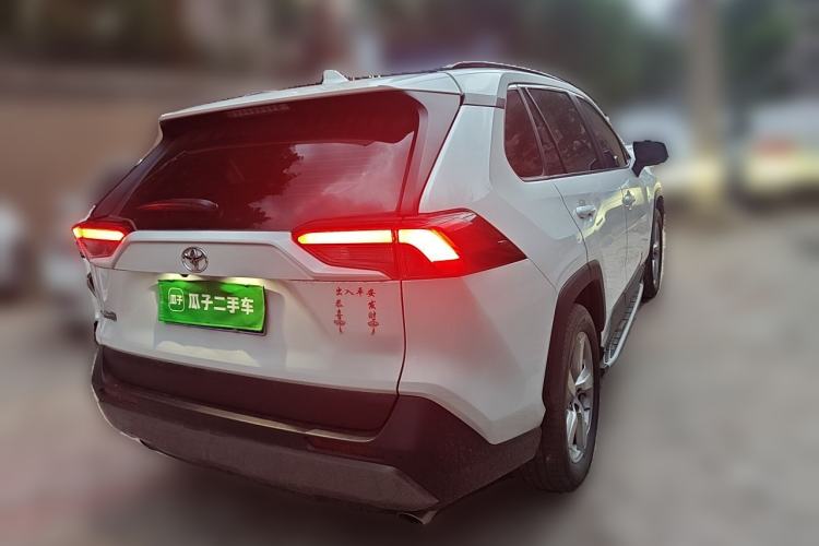 Used Toyota RAV4 2022 2.0L CVT Two-Wheel Drive Fashion Edition Rear Right 45 Deg