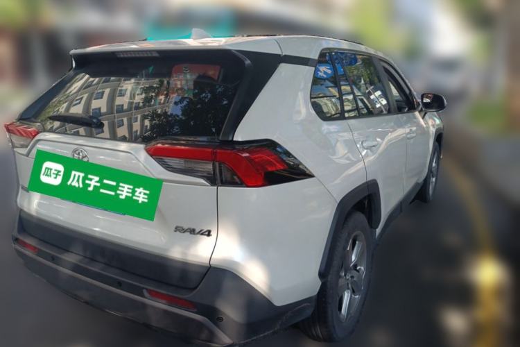 Used Toyota RAV4 2022 2.0L CVT Two-Wheel Drive Fashion Edition Rear Right 45 Deg