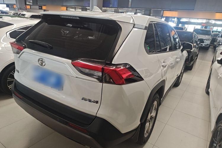 Used Toyota RAV4 2022 2.0L CVT Two-Wheel Drive Fashion Plus Edition Rear Right 45 Deg