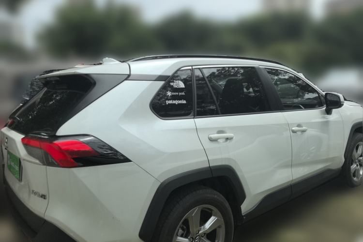 Used Toyota RAV4 2022 2.0L CVT Two-Wheel Drive Fashion Edition Rear Right 45 Deg