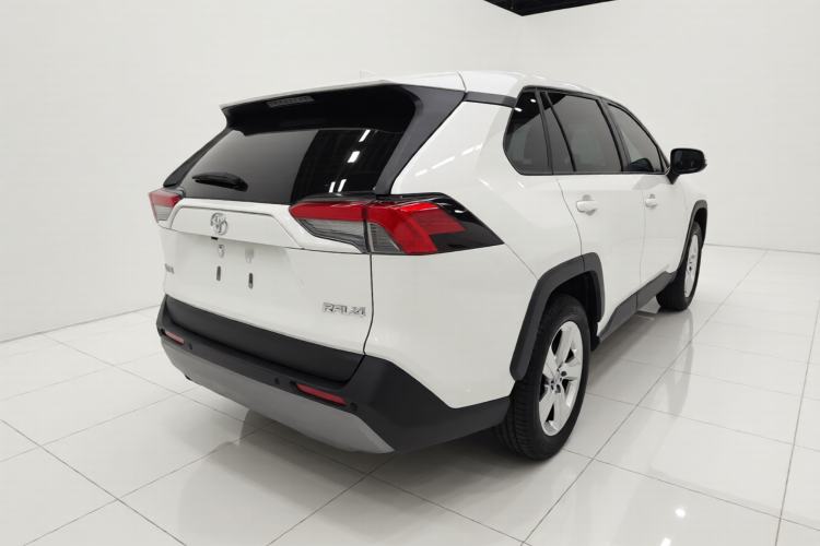 Used Toyota RAV4 2022 2.0L CVT Two-Wheel Drive Fashion Edition Rear Right 45 Deg