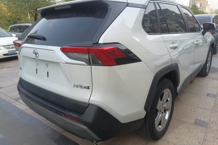 Used Toyota RAV4 2022 2.0L CVT Two-Wheel Drive Fashion Edition Rear Right 45 Deg