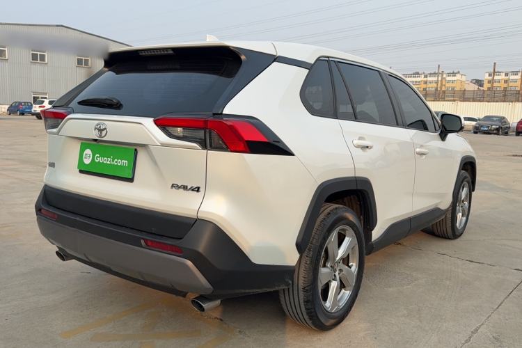 Used Toyota RAV4 2022 2.0L CVT Two-Wheel Drive Fashion Edition Rear Right 45 Deg