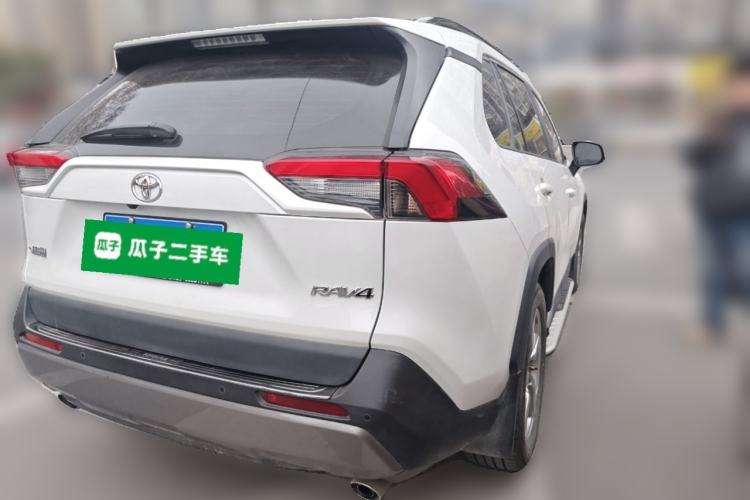 Used Toyota RAV4 2022 2.0L CVT Two-Wheel Drive Fashion Plus Edition Rear Right 45 Deg