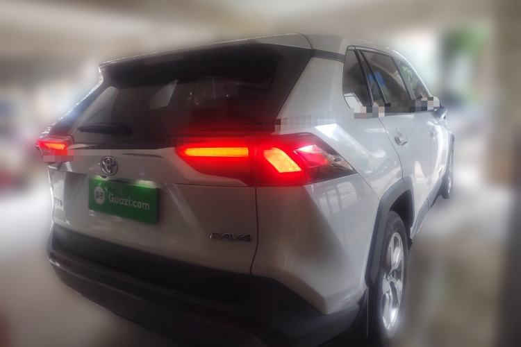 Used Toyota RAV4 2022 2.0L CVT Two-Wheel Drive Fashion Plus Edition Rear Right 45 Deg