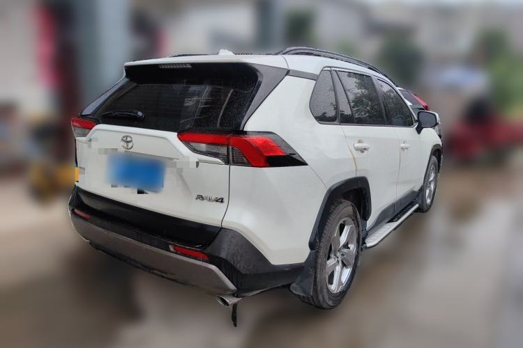 Used Toyota RAV4 2022 2.0L CVT Two-Wheel Drive Fashion Plus Edition Rear Right 45 Deg