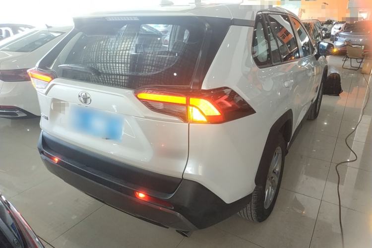 Used Toyota RAV4 2022 2.0L CVT Two-Wheel Drive Fashion Plus Edition Rear Right 45 Deg