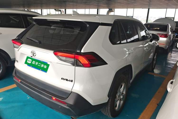Used Toyota RAV4 2022 2.0L CVT Two-Wheel Drive Urban Edition Rear Right 45 Deg