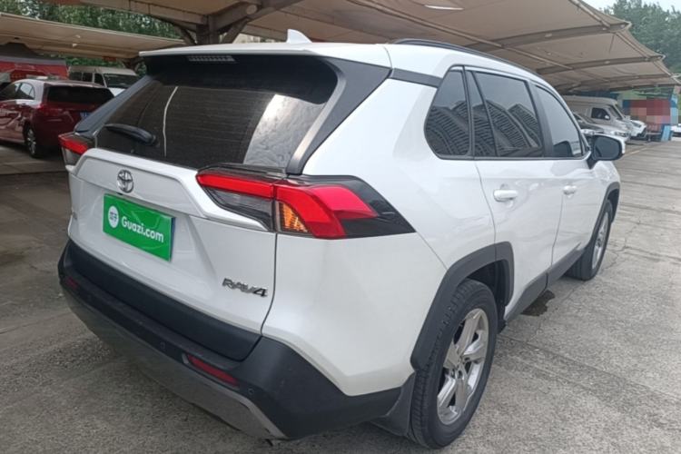 Used Toyota RAV4 2022 2.0L CVT Two-Wheel Drive Fashion Plus Edition Rear Right 45 Deg