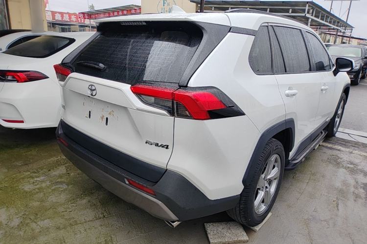 Used Toyota RAV4 2022 2.0L CVT Two-Wheel Drive Fashion Edition Rear Right 45 Deg