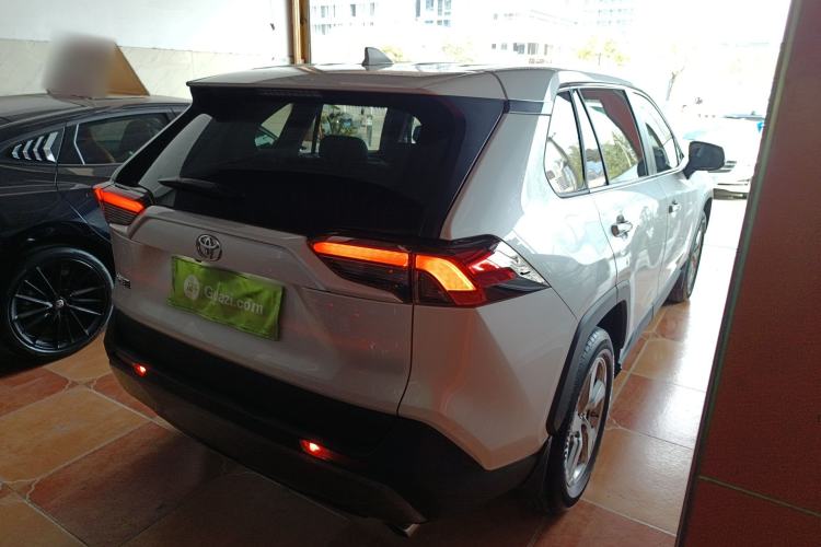 Used Toyota RAV4 2022 2.0L CVT Two-Wheel Drive Fashion Edition Rear Right 45 Deg