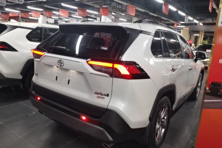 Used Toyota RAV4 2022 2.0L CVT Two-Wheel Drive Fashion Plus Edition Rear Right 45 Deg
