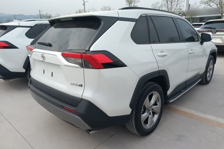 Used Toyota RAV4 2022 2.0L CVT Two-Wheel Drive Fashion Plus Edition Rear Right 45 Deg
