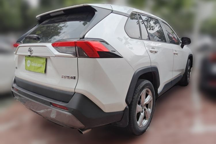 Used Toyota RAV4 2022 2.0L CVT Two-Wheel Drive Fashion Plus Edition Rear Right 45 Deg