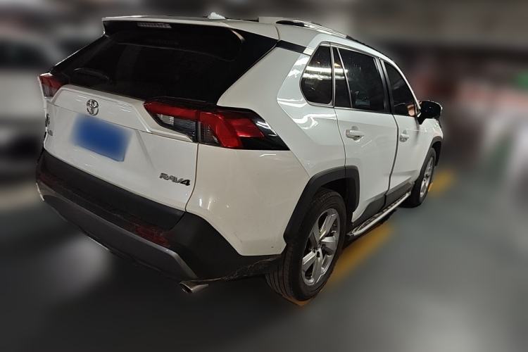 Used Toyota RAV4 2022 2.0L CVT Two-Wheel Drive Fashion Plus Edition Rear Right 45 Deg