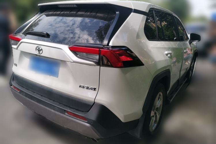 Used Toyota RAV4 2022 2.0L CVT Two-Wheel Drive Fashion Plus Edition Rear Right 45 Deg