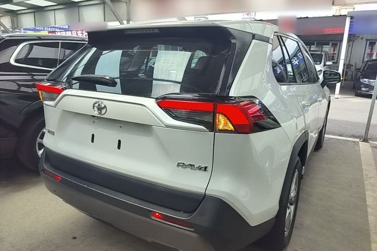 Used Toyota RAV4 2022 2.0L CVT Two-Wheel Drive Fashion Edition Rear Right 45 Deg