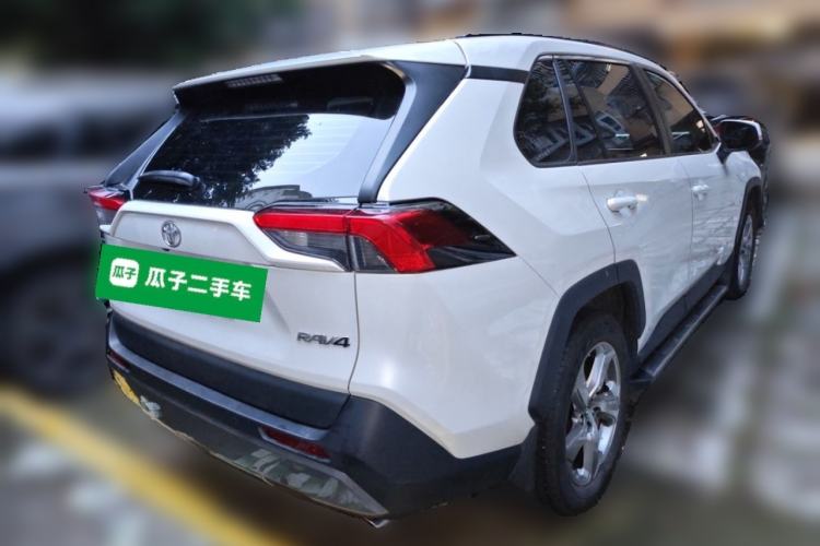 Used Toyota RAV4 2022 2.0L CVT Two-Wheel Drive Fashion Plus Edition Rear Right 45 Deg