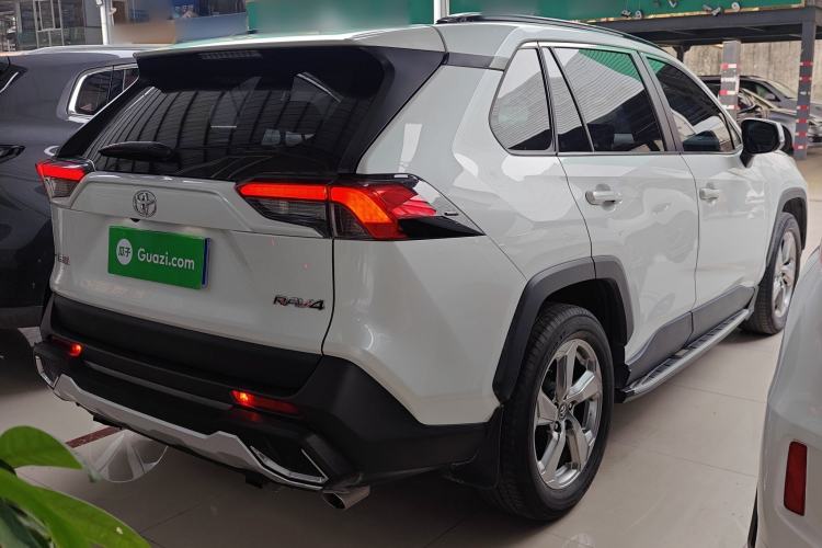 Used Toyota RAV4 2022 2.0L CVT Two-Wheel Drive Fashion Edition Rear Right 45 Deg