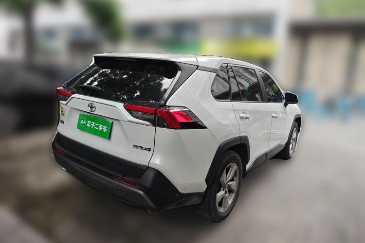 Used Toyota RAV4 2022 2.0L CVT Two-Wheel Drive Fashion Edition Rear Right 45 Deg