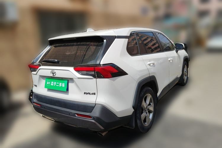 Used Toyota RAV4 2022 2.0L CVT Two-Wheel Drive Fashion Edition Rear Right 45 Deg