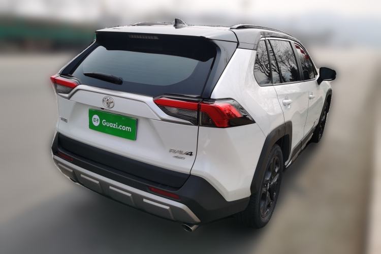 Used Toyota RAV4 2022 2.0L CVT Four-Wheel Drive Premium Edition Rear Right 45 Deg