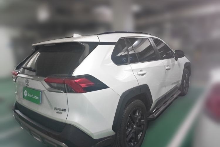 Used Toyota RAV4 2022 2.0L CVT Four-Wheel Drive Premium Edition Rear Right 45 Deg