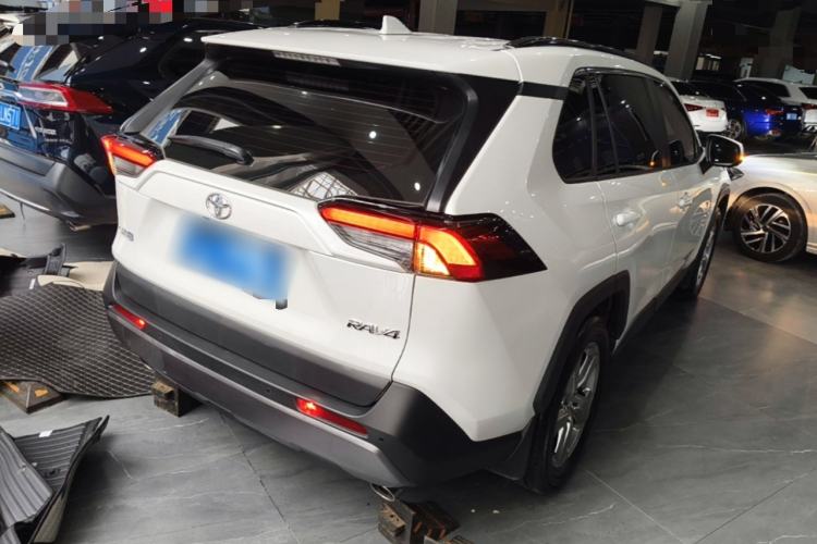 Used Toyota RAV4 2022 2.0L CVT Two-Wheel Drive Fashion Plus Edition Rear Right 45 Deg