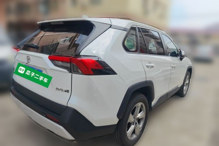 Used Toyota RAV4 2022 2.0L CVT Two-Wheel Drive Fashion Plus Edition Rear Right 45 Deg