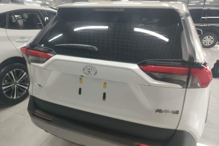 Used Toyota RAV4 2022 2.0L CVT Two-Wheel Drive Fashion Plus Edition Rear
