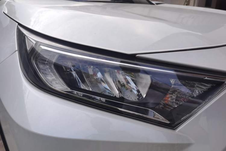 Used Toyota RAV4 2022 2.0L CVT Two-Wheel Drive Fashion Edition Right Front Headlight