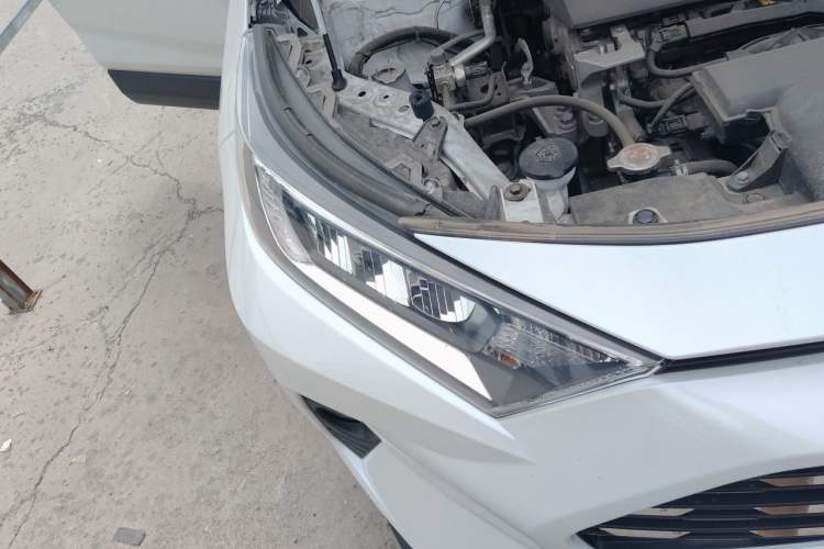 Used Toyota RAV4 2022 2.0L CVT Two-Wheel Drive Urban Edition Right Front Headlight