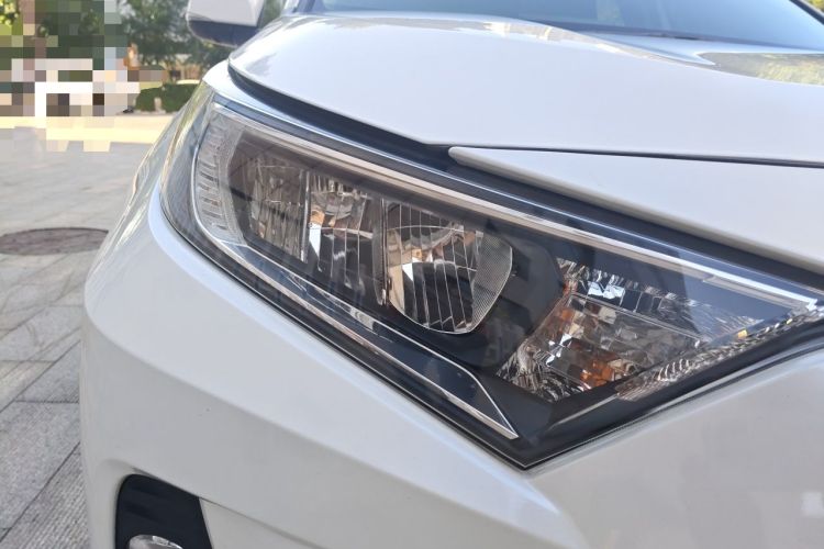Used Toyota RAV4 2022 2.0L CVT Two-Wheel Drive Fashion Plus Edition Right Front Headlight