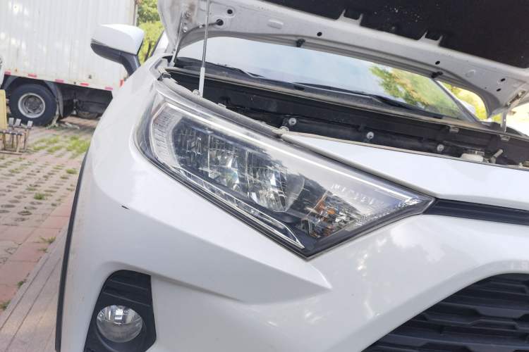 Used Toyota RAV4 2022 2.0L CVT Two-Wheel Drive Urban Edition Right Front Headlight