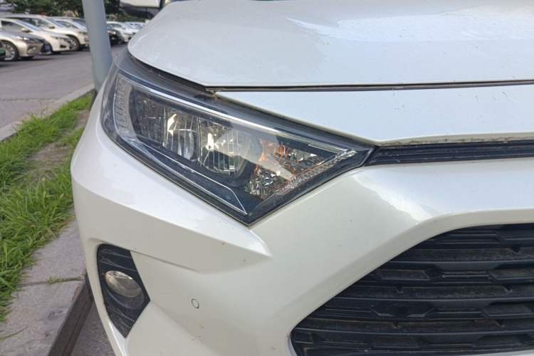 Used Toyota RAV4 2022 2.0L CVT Two-Wheel Drive Fashion Plus Edition Right Front Headlight