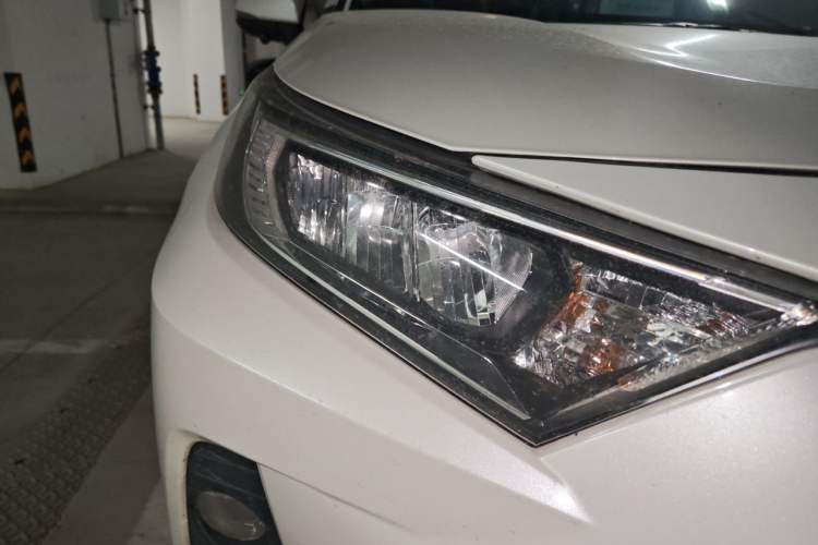 Used Toyota RAV4 2022 2.0L CVT Two-Wheel Drive Urban Edition Right Front Headlight