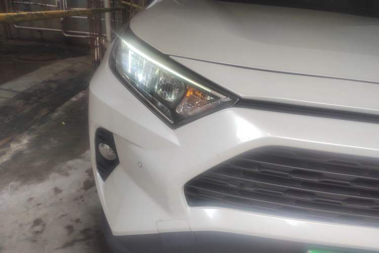 Used Toyota RAV4 2022 2.0L CVT Two-Wheel Drive Fashion Plus Edition Right Front Headlight