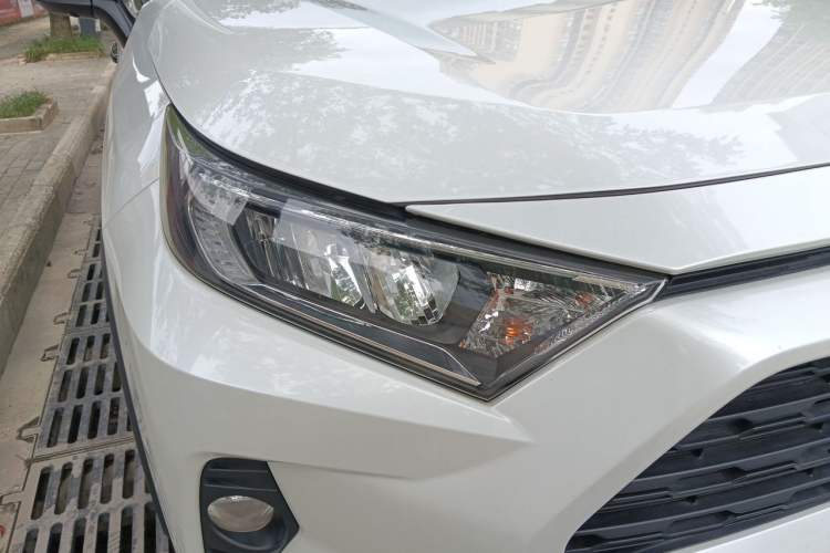 Used Toyota RAV4 2022 2.0L CVT Two-Wheel Drive Fashion Edition Right Front Headlight