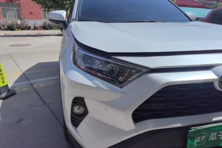 Used Toyota RAV4 2022 2.0L CVT Two-Wheel Drive Fashion Edition Right Front Headlight