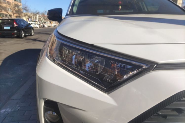 Used Toyota RAV4 2022 2.0L CVT 4x4 Style Plus Edition Right Front Headlight