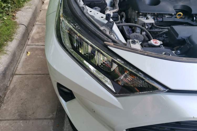 Used Toyota RAV4 2022 2.0L CVT Two-Wheel Drive Fashion Plus Edition Right Front Headlight