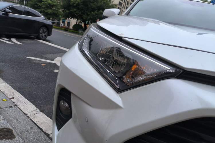 Used Toyota RAV4 2022 2.0L CVT Two-Wheel Drive Fashion Plus Edition Right Front Headlight