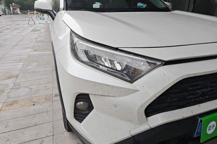 Used Toyota RAV4 2022 2.0L CVT Two-Wheel Drive Fashion Plus Edition Right Front Headlight