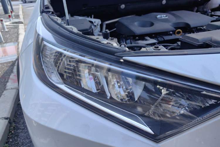 Used Toyota RAV4 2022 2.0L CVT 4x4 Style Plus Edition Right Front Headlight
