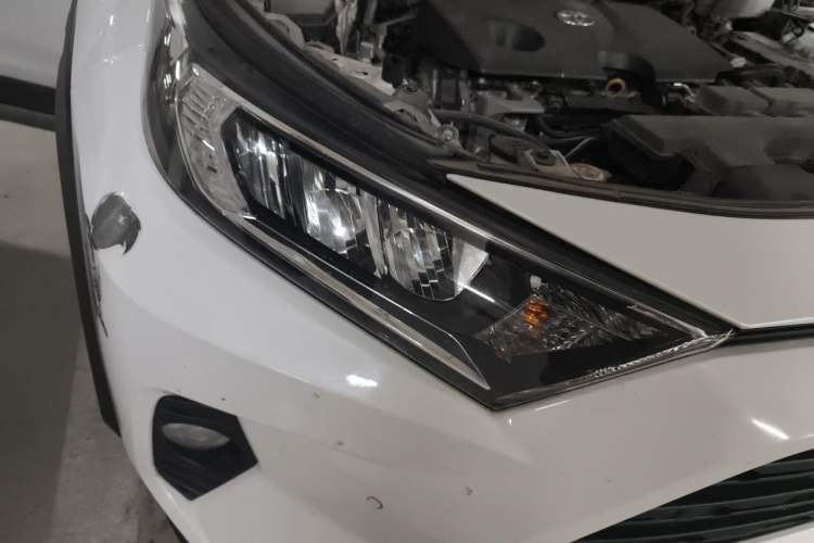 Used Toyota RAV4 2022 2.0L CVT 4x4 Style Plus Edition Right Front Headlight