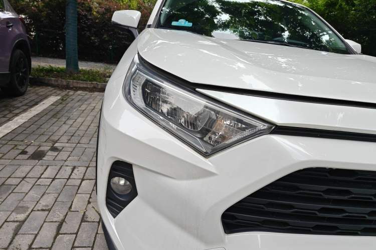 Used Toyota RAV4 2022 2.0L CVT Two-Wheel Drive Fashion Edition Right Front Headlight