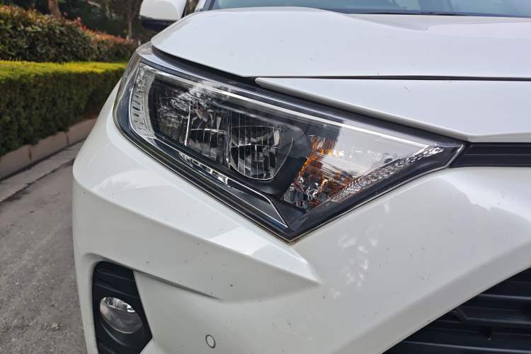 Used Toyota RAV4 2022 2.0L CVT Two-Wheel Drive Fashion Plus Edition Right Front Headlight