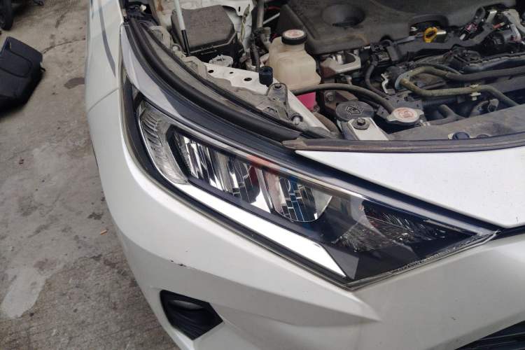 Used Toyota RAV4 2022 Dual-Engine 2.5L E-CVT Two-Wheel Drive Elite Edition Right Front Headlight