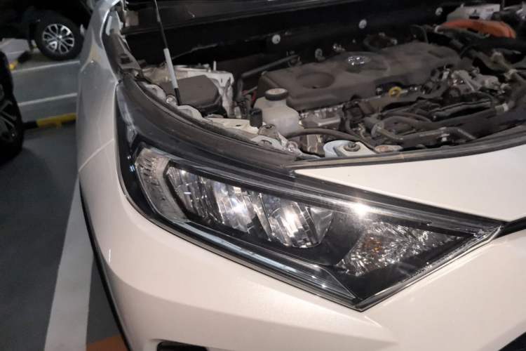 Used Toyota RAV4 2022 Dual-Engine 2.5L E-CVT Four-Wheel Drive Elite Plus Edition Right Front Headlight